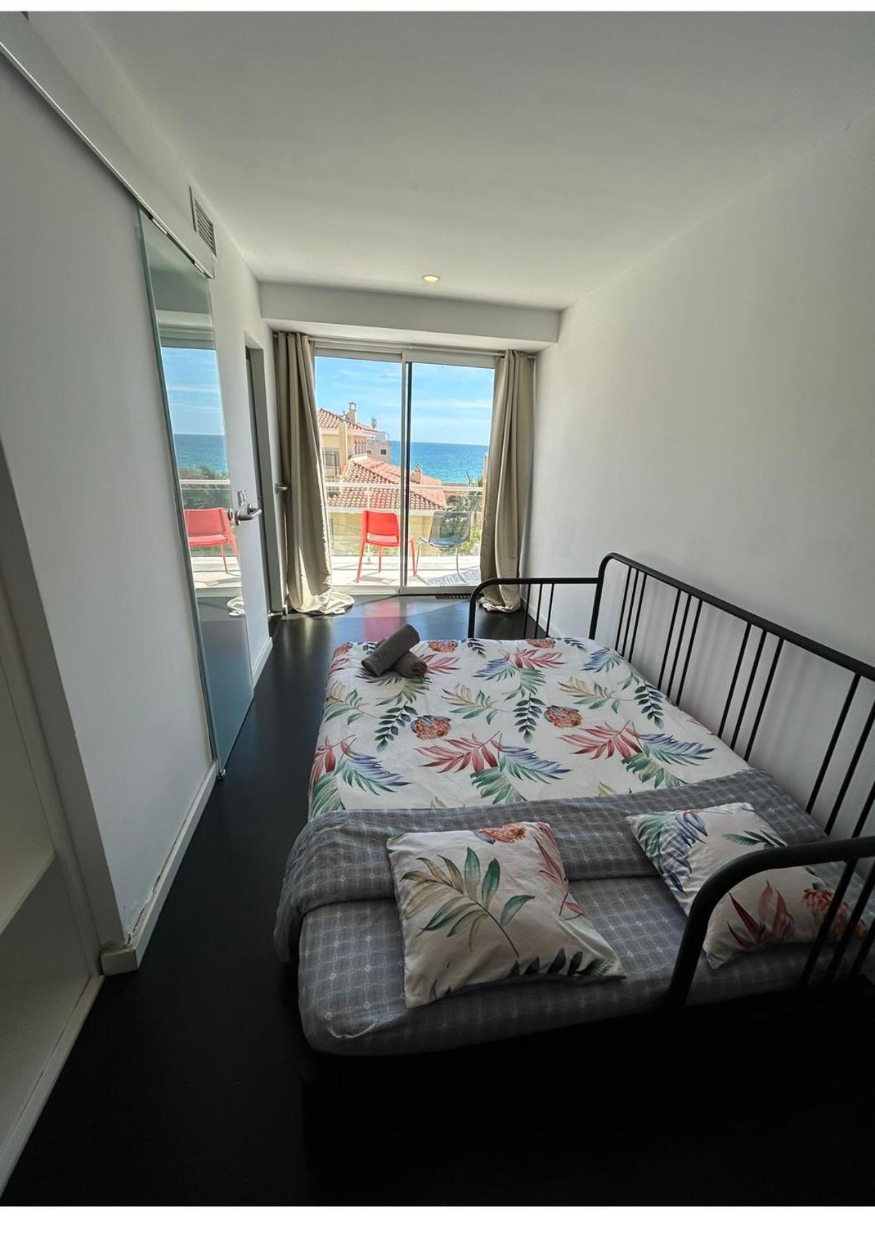 Hug Hotel2022 El Carrer del Canonge Экстерьер фото